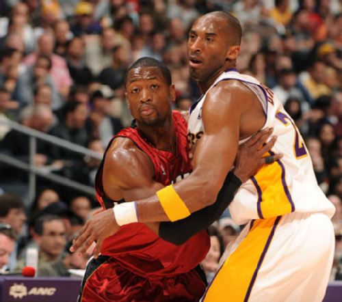 体育新泰举行空竹技艺展示大赛